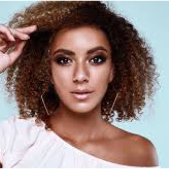 Meet your Posher, Jumoke - Picture 2 of 4